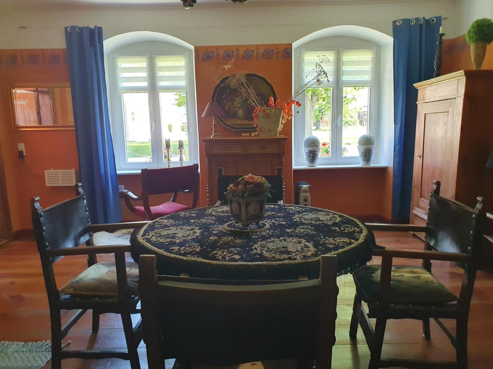 Gesindehaus Am Schloss Kummerower See Kummerow  Εξωτερικό φωτογραφία